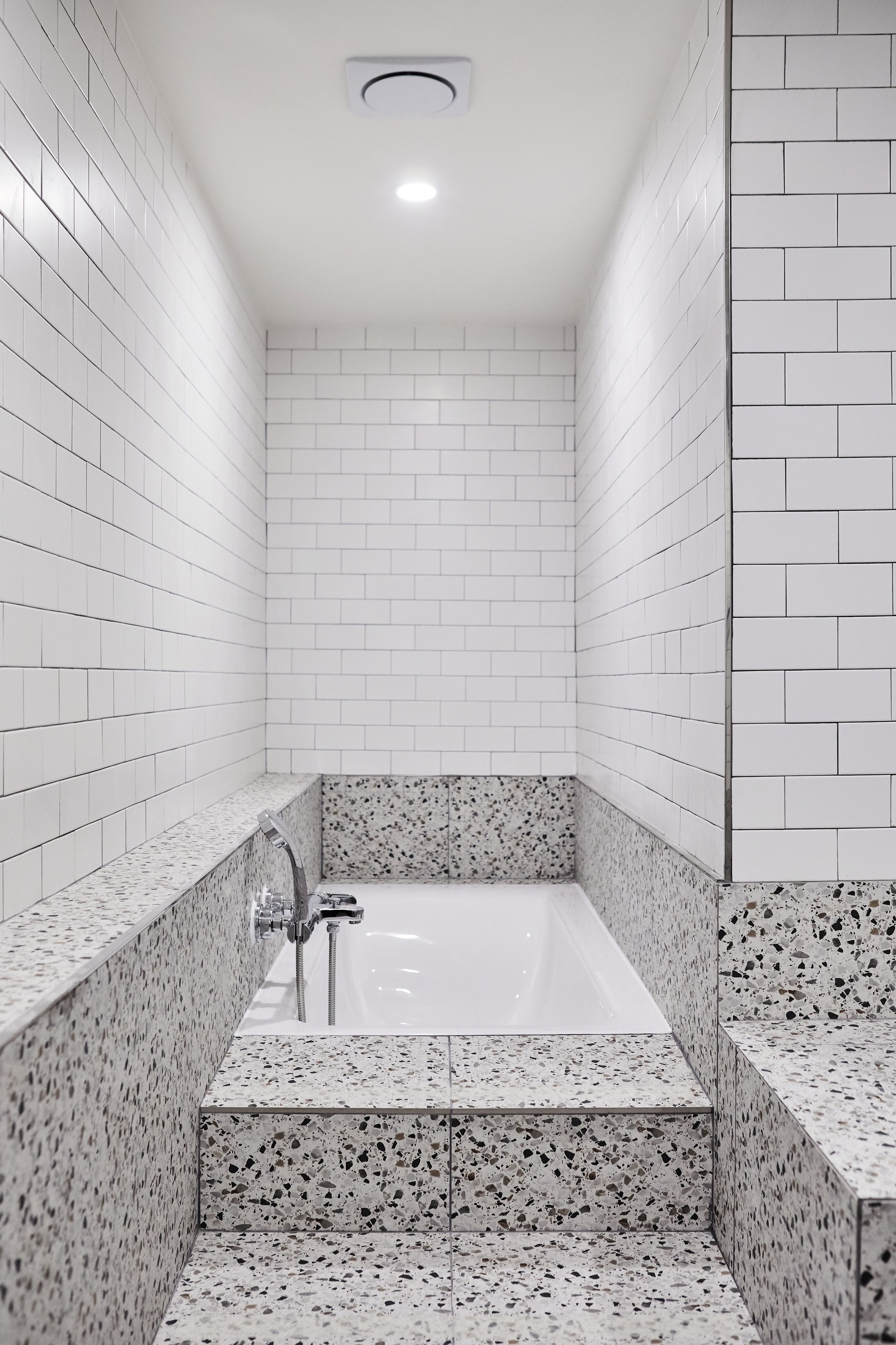 deluxe double room | bathroom | free toiletries, hair dryer, bathrobes, slippers