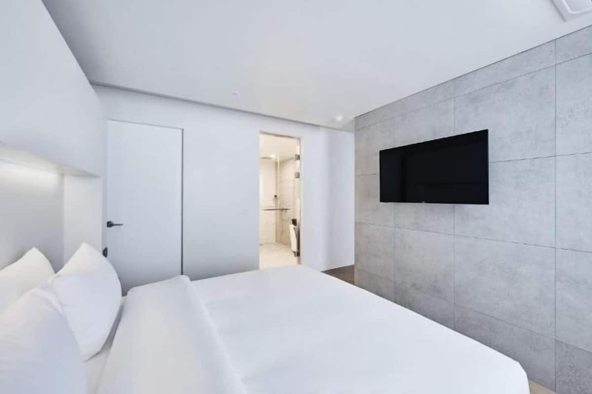 1 dormitori, escriptori, habitacions insonoritzades i wifi gratuïta