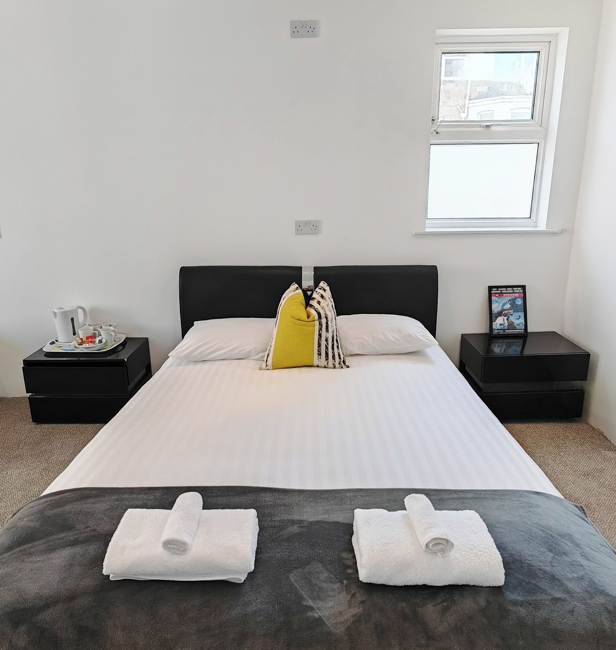 superior family room | living area | flat-screen tv