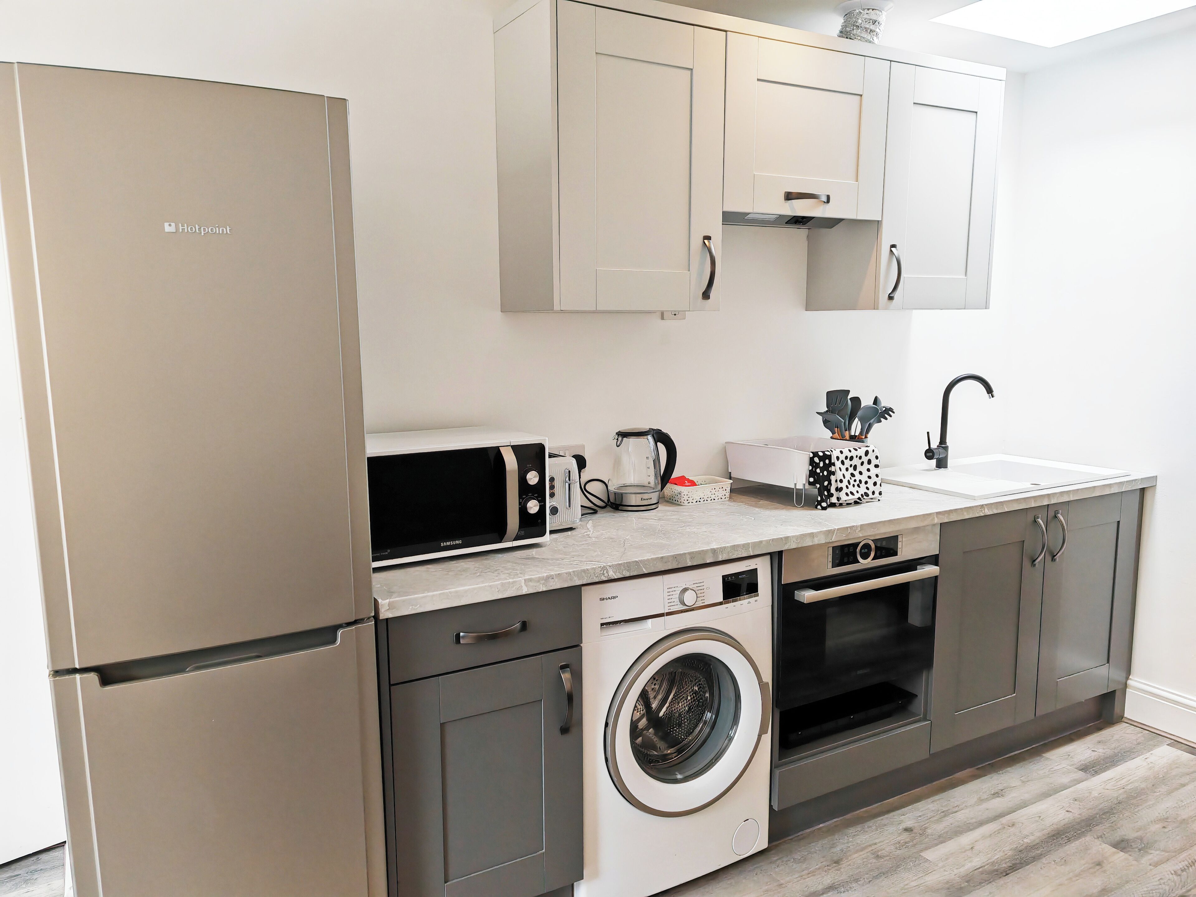 standard studio | private kitchen | mini-fridge, microwave, electric kettle, cookware/dishes/utensils