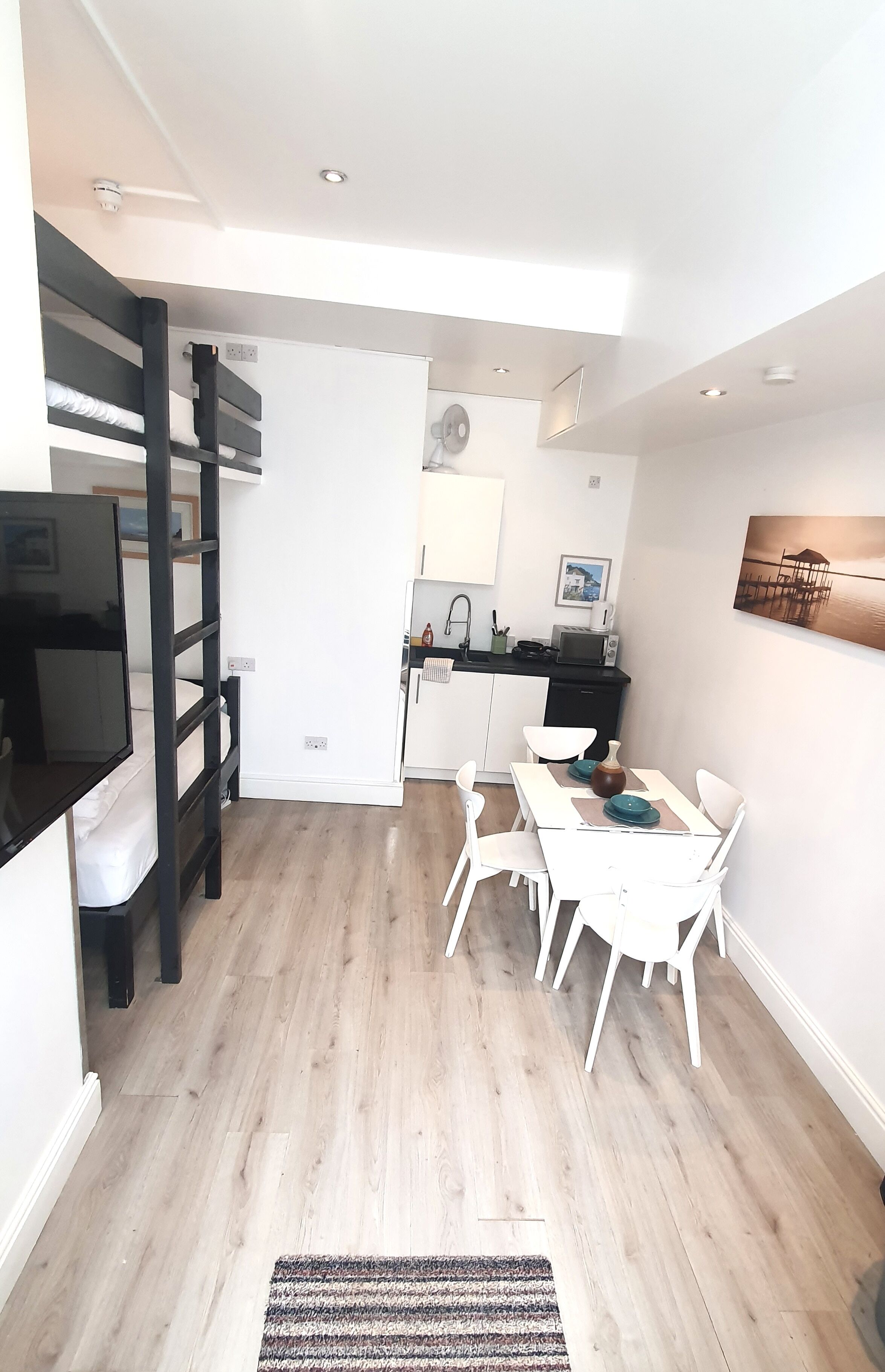 studio with sofa bed | iron/ironing board, free wifi, bed sheets