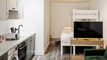 Standard Studio | Iron/ironing board, free WiFi, bed sheets