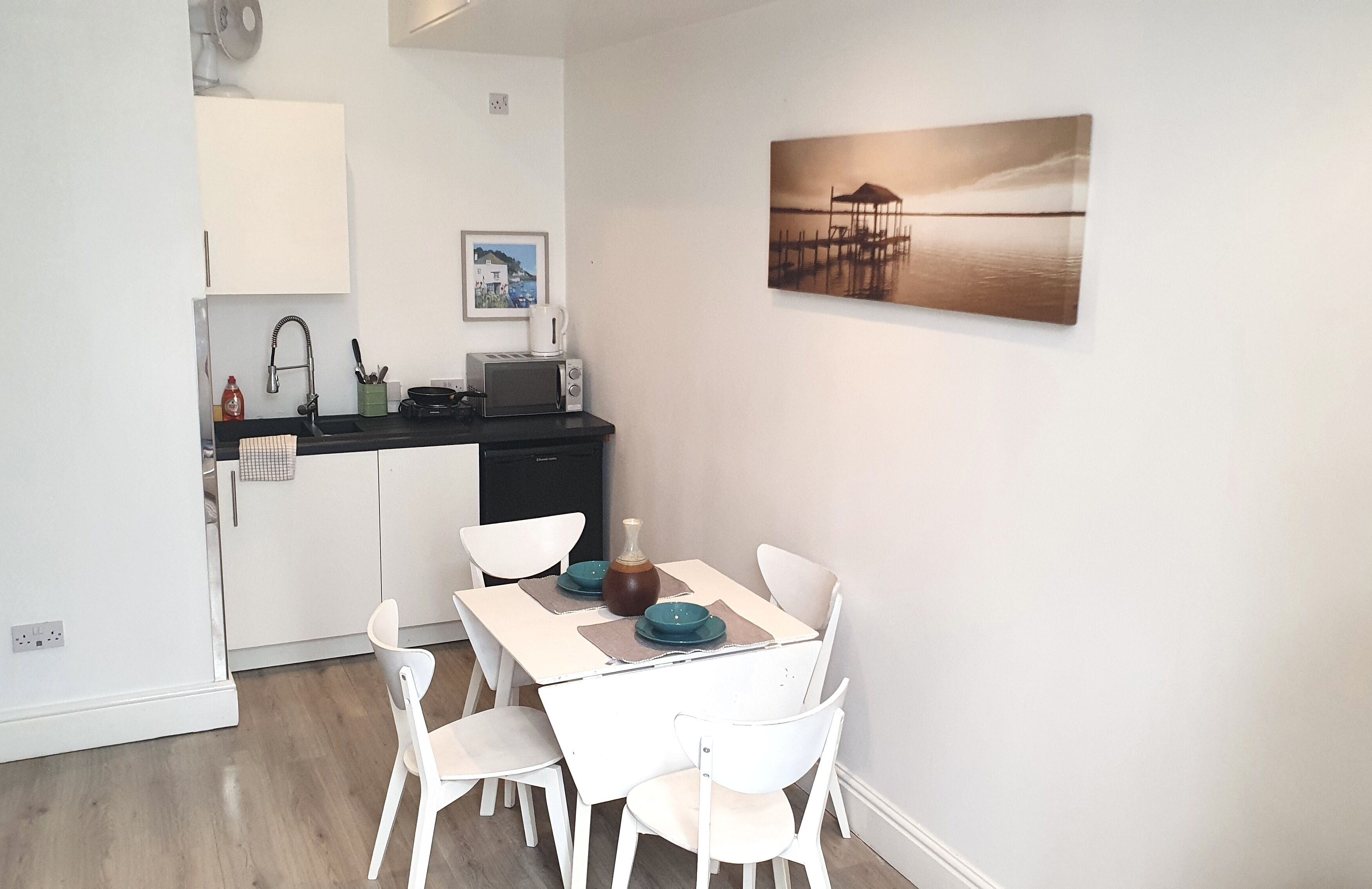 studio with sofa bed | iron/ironing board, free wifi, bed sheets