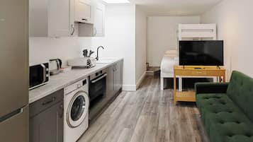 Standard Studio | Private kitchen | Mini-fridge, microwave, electric kettle, cookware/dishes/utensils