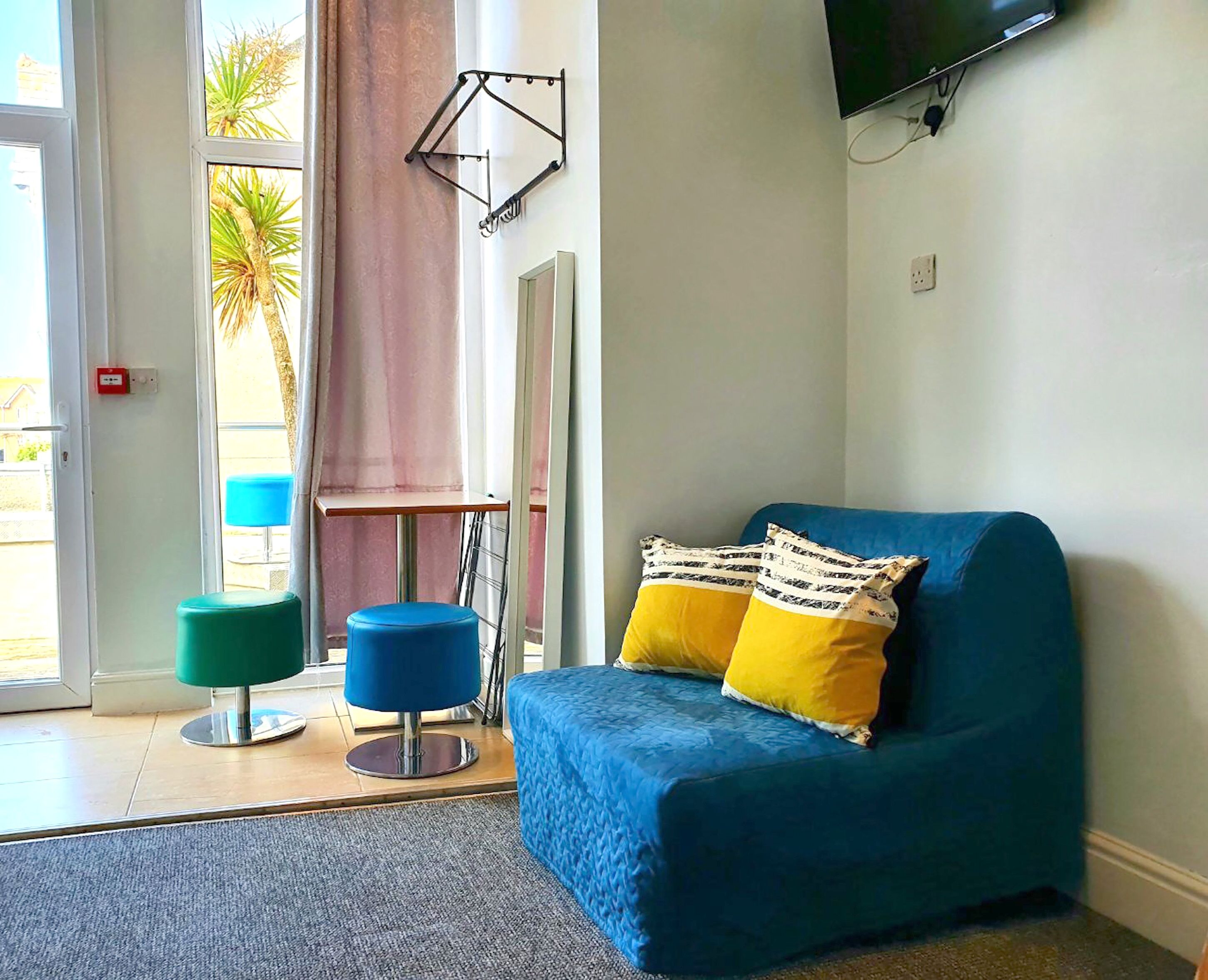 Studio | Wohnbereich | Flachbildfernseher