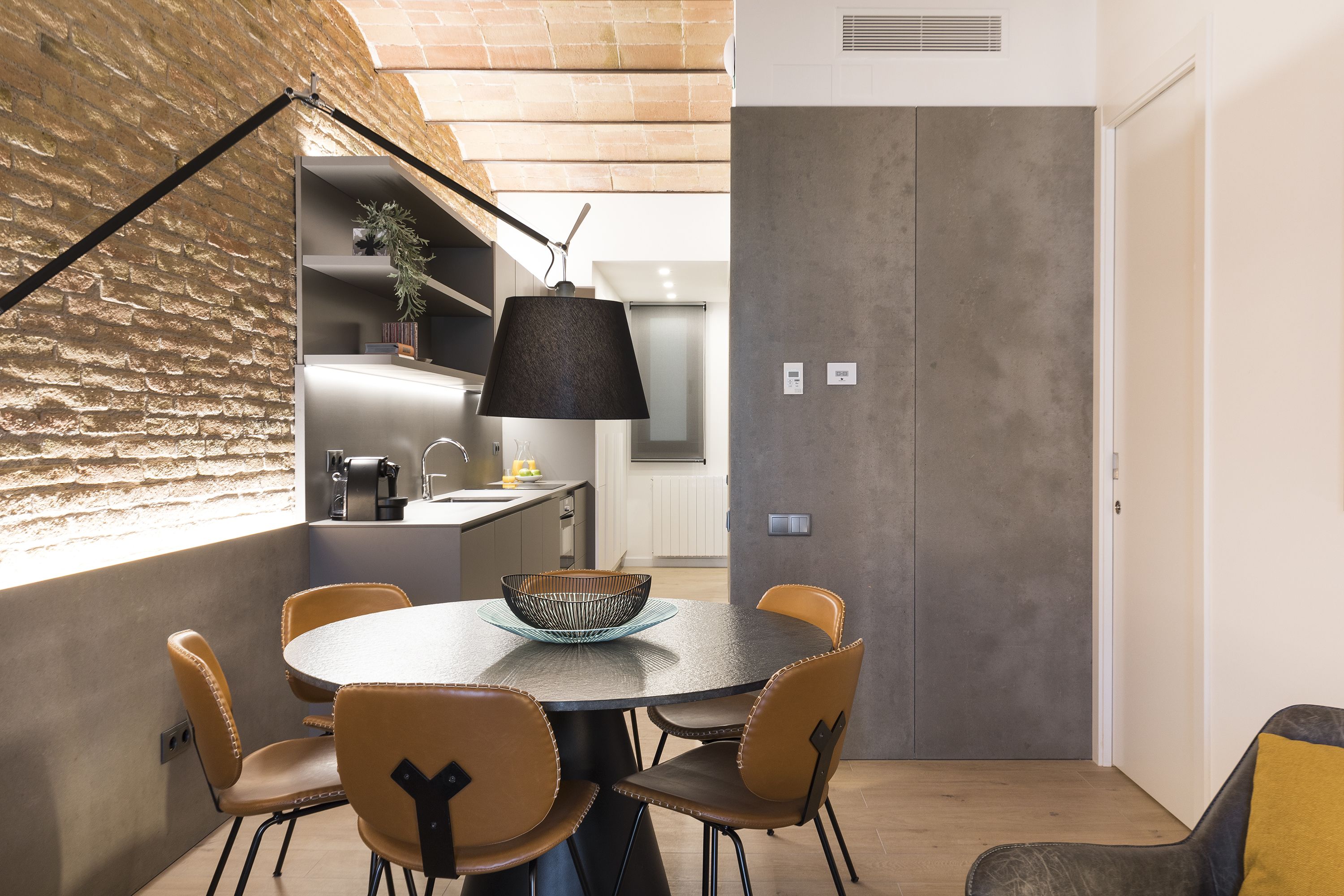 Elegant apartment, 3 Bedrooms | Living room | Flat-screen TV