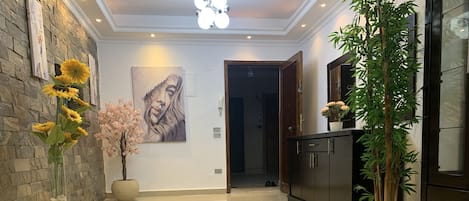 Appartamento Elite | Area soggiorno | Smart TV 32 pollici con canali satellitari