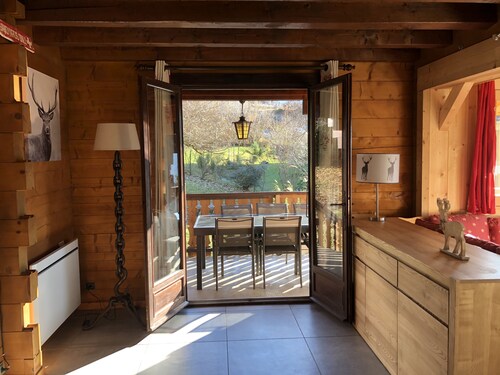 Chalet plein sud avec vue sur la vallée du giffre