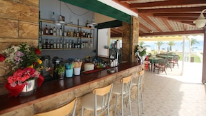 Bar junto a la alberca