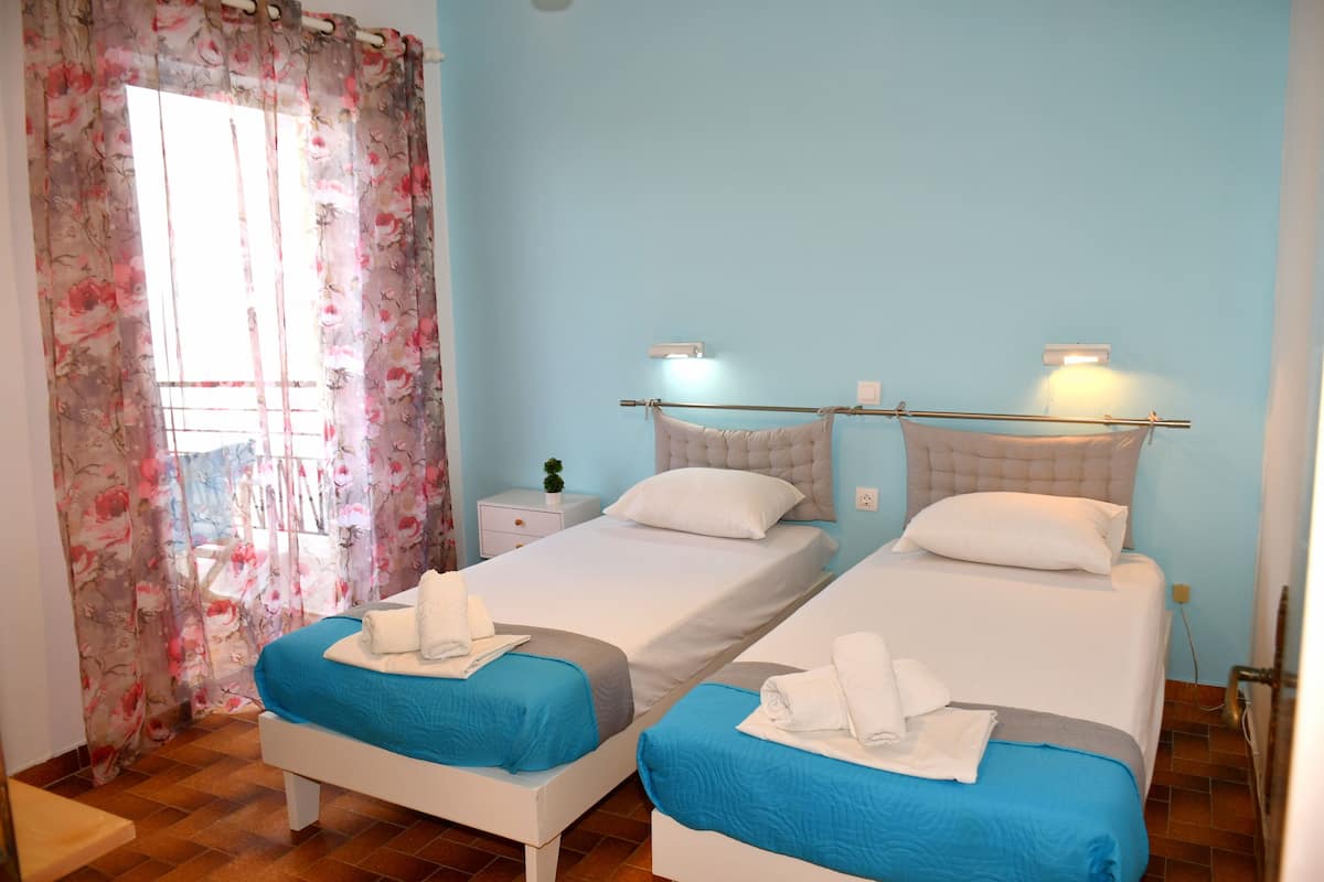 Family Room, Sea View | Peti besi dalam bilik, kalis bunyi, seterika/papan seterika 