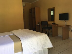 Economy Double Room - Travel Inn Hotel (Selebi-Phikwe)