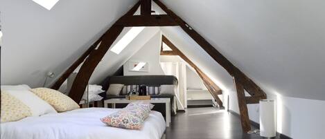 4 Schlafzimmer, BĂŒgeleisen/BĂŒgelbrett, kostenloses WLAN, BettwĂ€sche