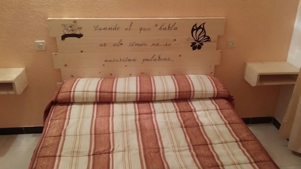 Free WiFi, bed sheets