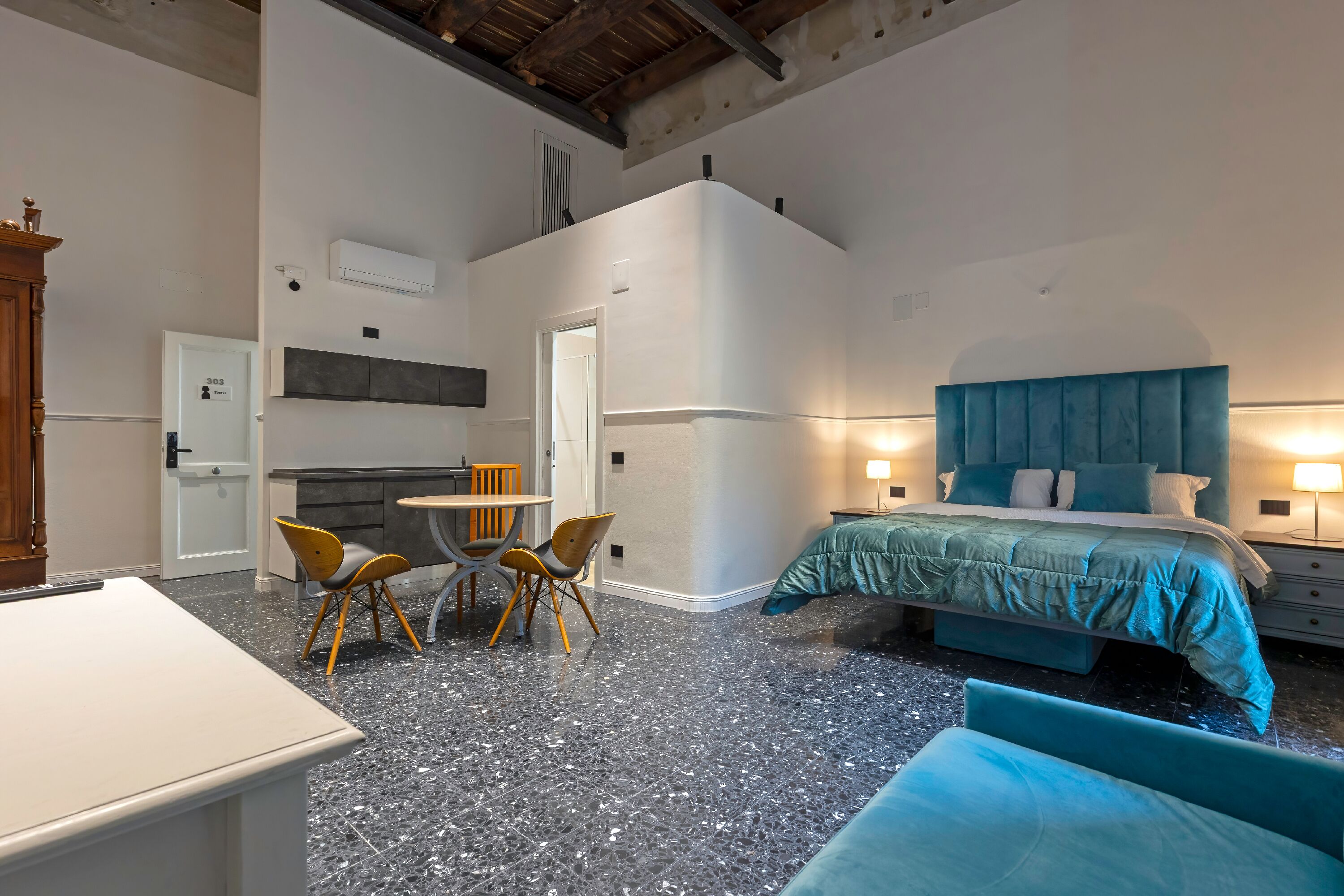 Junior-studiosuite (Annex) | Pengeskab på værelset, skrivebord, gratis Wi-Fi, sengetøj