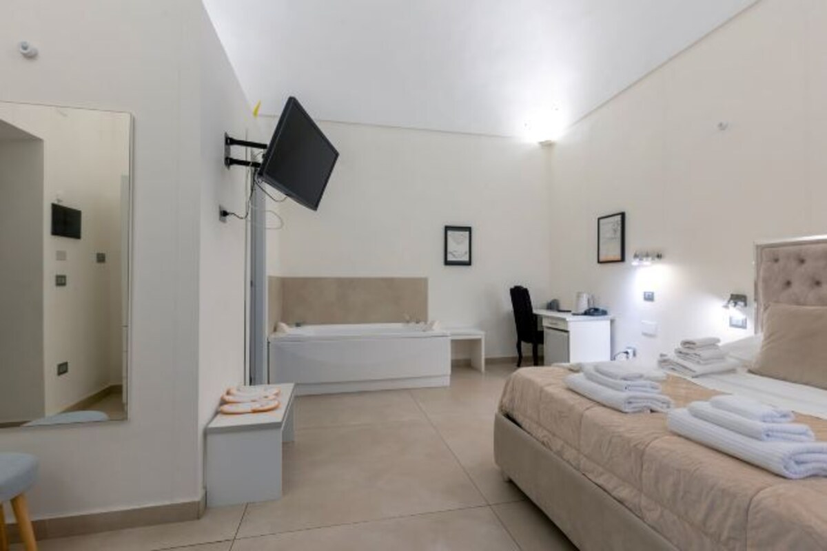 In-room safe, desk, cots/infant beds, free WiFi