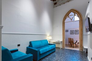 Family Studio Suite, Annex Building | In-room safe, desk, cribs/infant beds, free WiFi