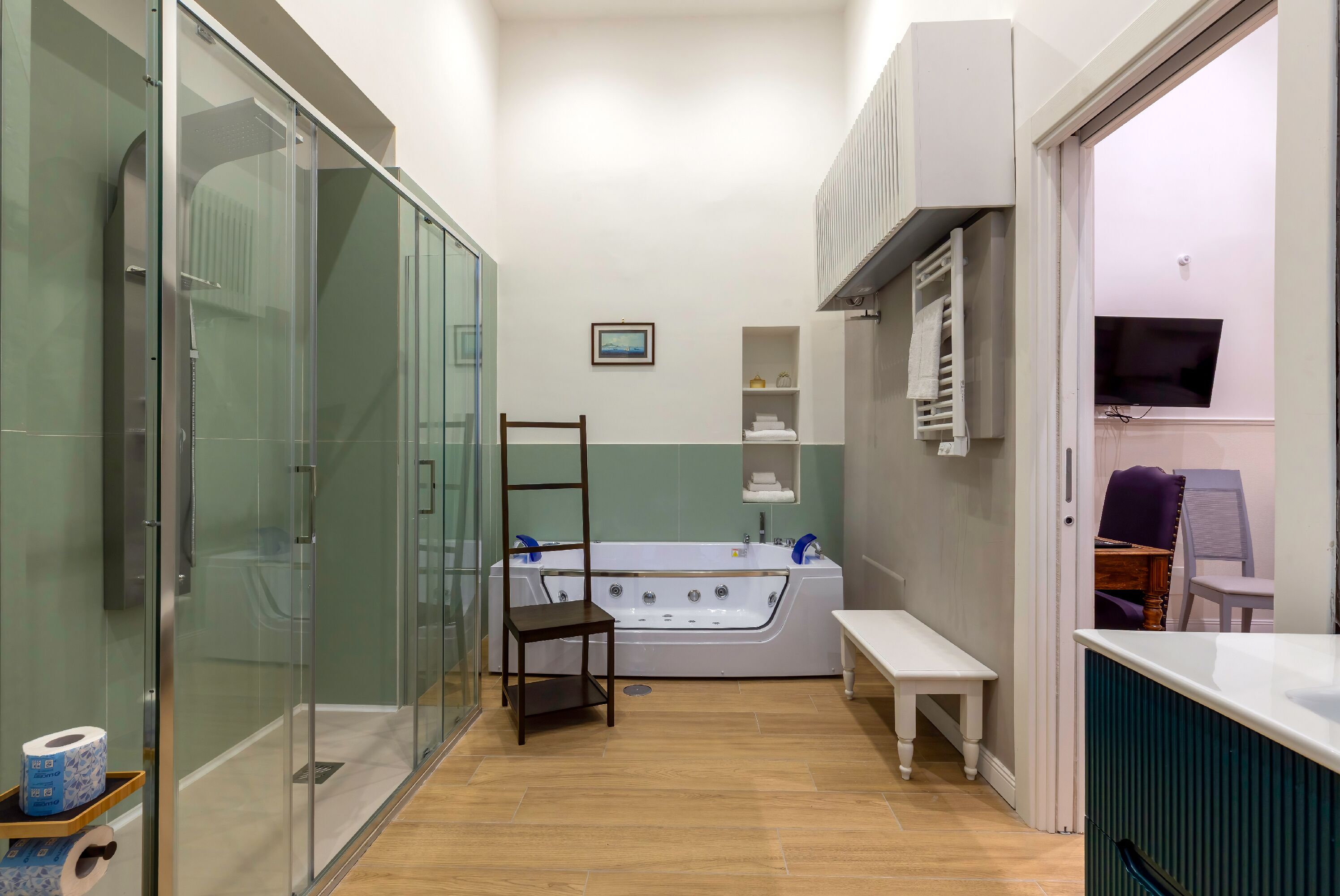 Junior Studio Suite, Annex Building | Bathroom
