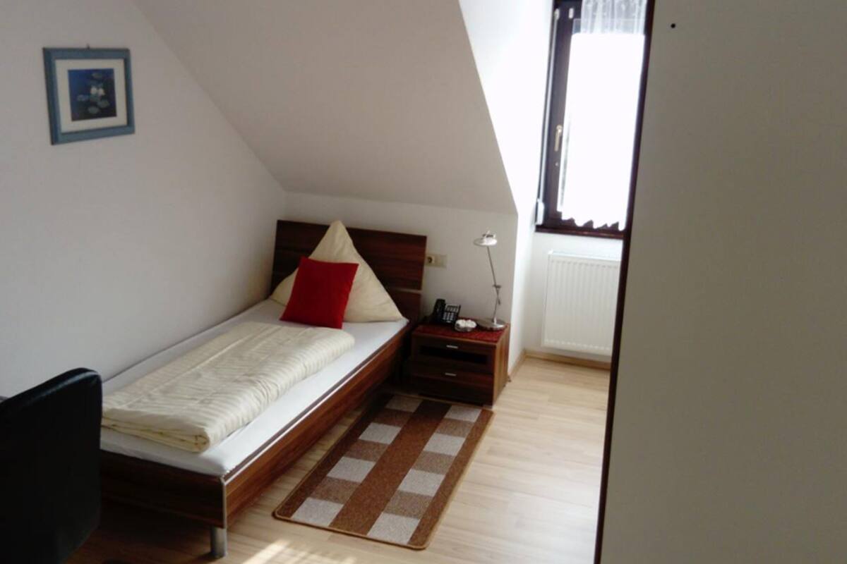 Phòng đơn Business, 1 giường cỡ king, không hút thuốc | Két bảo mật tại phòng, màn/rèm cản sáng