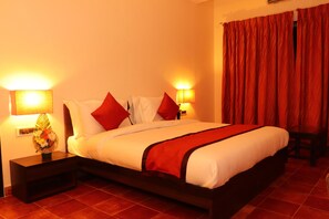 Family Double Room, 1 Queen Bed, Mountain View | Egyptian cotton sheets, premium bedding, down comforters