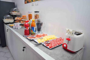 Sudah termasuk sarapan prasmanan setiap hari
