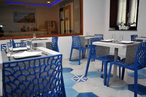 Desayuno buffet incluido todos los días