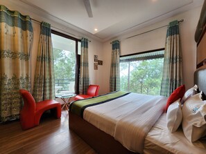 Soundproofing, iron/ironing board, rollaway beds, free WiFi - Hotel Bliss (Kasauli)