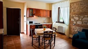 Estudio familiar, 1 habitación (Il Piccolo Nido) | Ropa de cama de alta calidad, edredón, decoración personalizada y cunas
