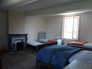 Ferienhaus, Nichtraucher | Wohnbereich | Fernseher