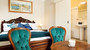 In-room safe, desk, laptop workspace, cribs (free) - Casa Dreosti (Cortona)