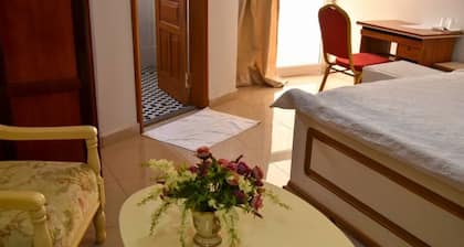 Hotel Edenia