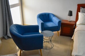 In-room safe, desk, blackout curtains, soundproofing - Hotel Edenia (Libreville)