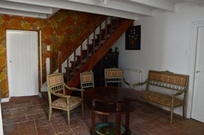 Interior - GITE 8-15 Pers Book your weekend & holiday in the sun in the WHITE QUERCY (Bioule)