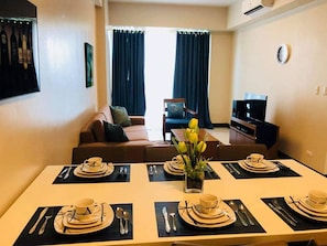 In-room dining - EJB room at the Mactan Newton (Lapu-Lapu)