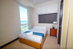 Executive Studio Suite, 1 Double Bed, Accessible, Ocean View | In-room safe, individually furnished, blackout drapes, soundproofing - EJB room at the Mactan Newton (Lapu-Lapu)