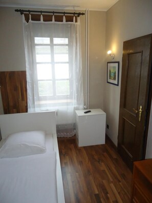 Wifi gratis y ropa de cama