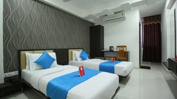 Executive Double Room | Memory-foam beds, individually decorated, desk, free WiFi
