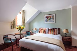 Standard-Doppelzimmer, 1 Doppelbett | Zimmersafe, Bügeleisen/Bügelbrett, kostenloses WLAN, Bettwäsche