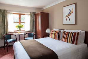Executive-Doppelzimmer, 1 King-Bett | Zimmersafe, Bügeleisen/Bügelbrett, kostenloses WLAN, Bettwäsche