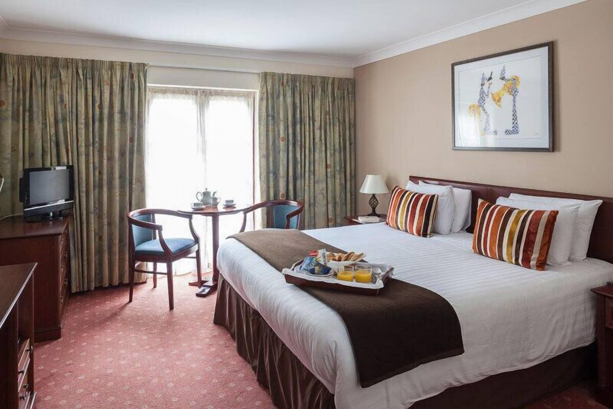 Double Room, 1 King Bed, Terrace, Garden View | In-room safe, iron/ironing board, free WiFi, bed sheets
