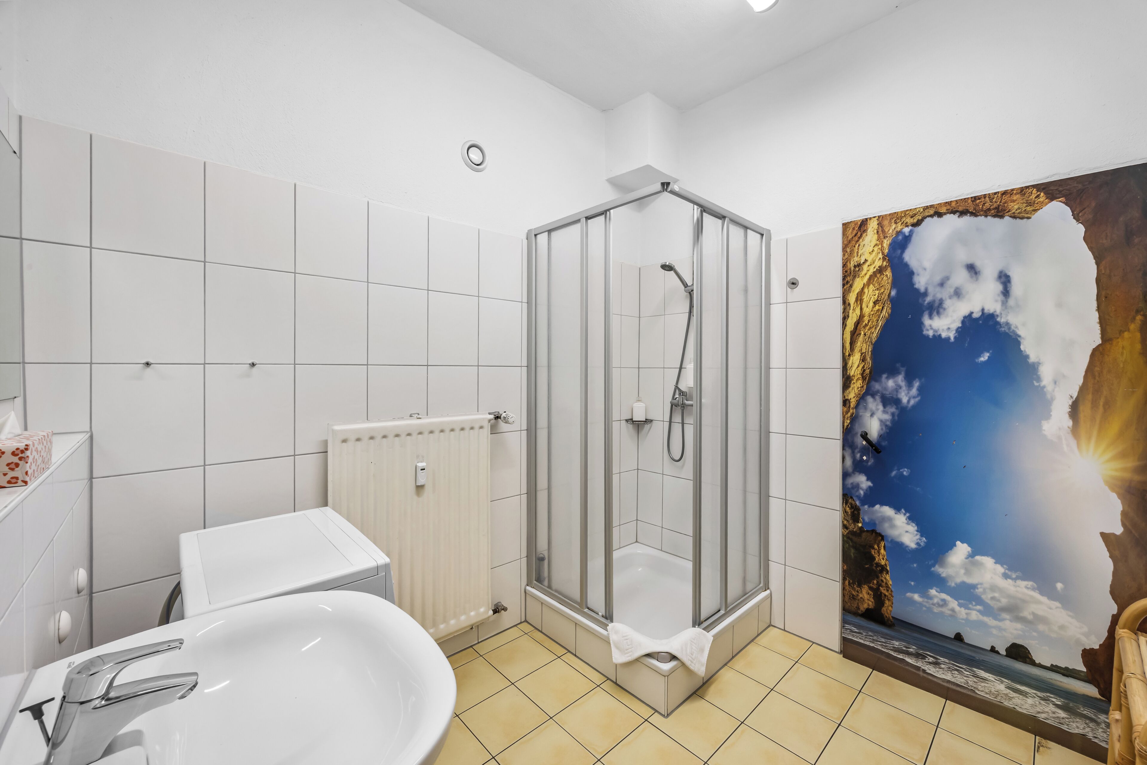 Apartment, Multiple Beds | Bathroom | Shower, free toiletries, hair dryer, towels