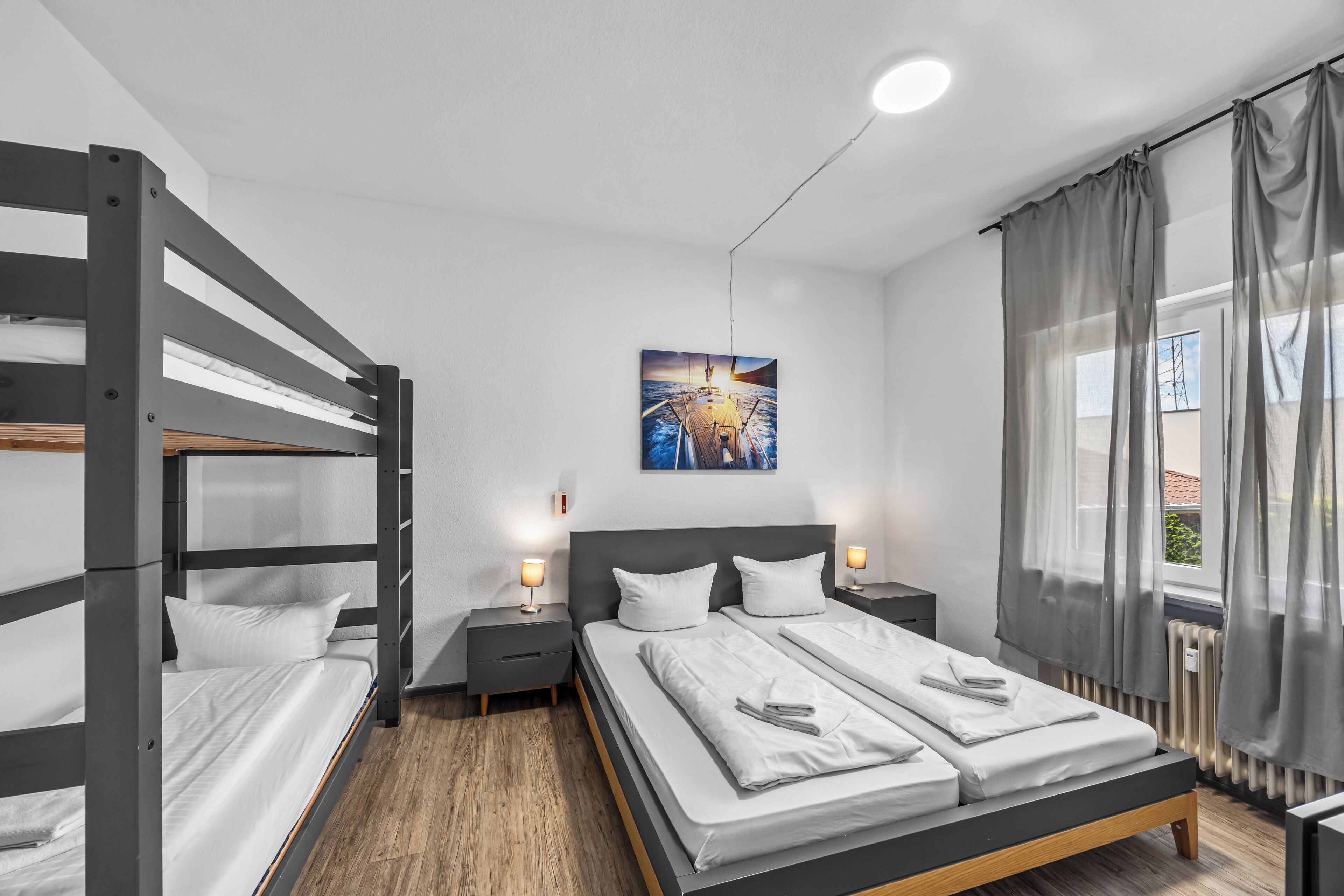 Appartement, plusieurs lits | Bureau, rideaux occultants, lits bébé (en supplément)