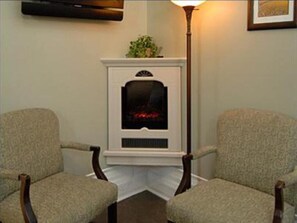 1 bedroom - Clocktower Inn (Strathroy-Caradoc)