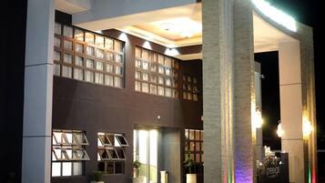 Pintu masuk properti