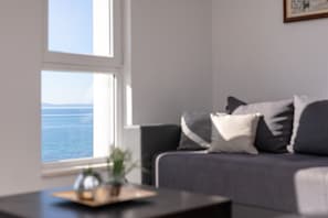 Exclusive Apartment, Sea View | Living room - Spacious Beachfront Apartments Tanita (Podstrana)