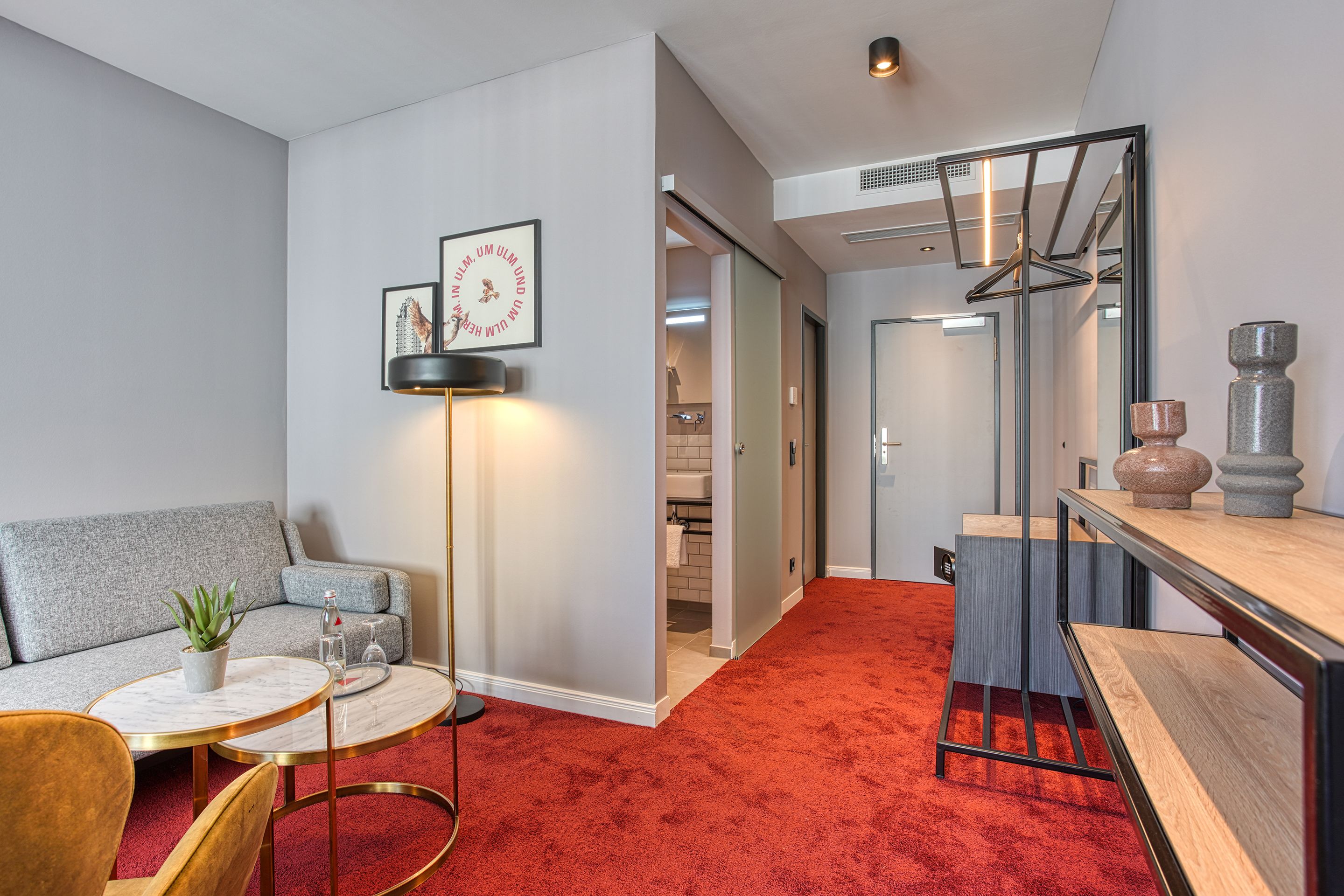 in-room safe, desk, laptop workspace, blackout curtains