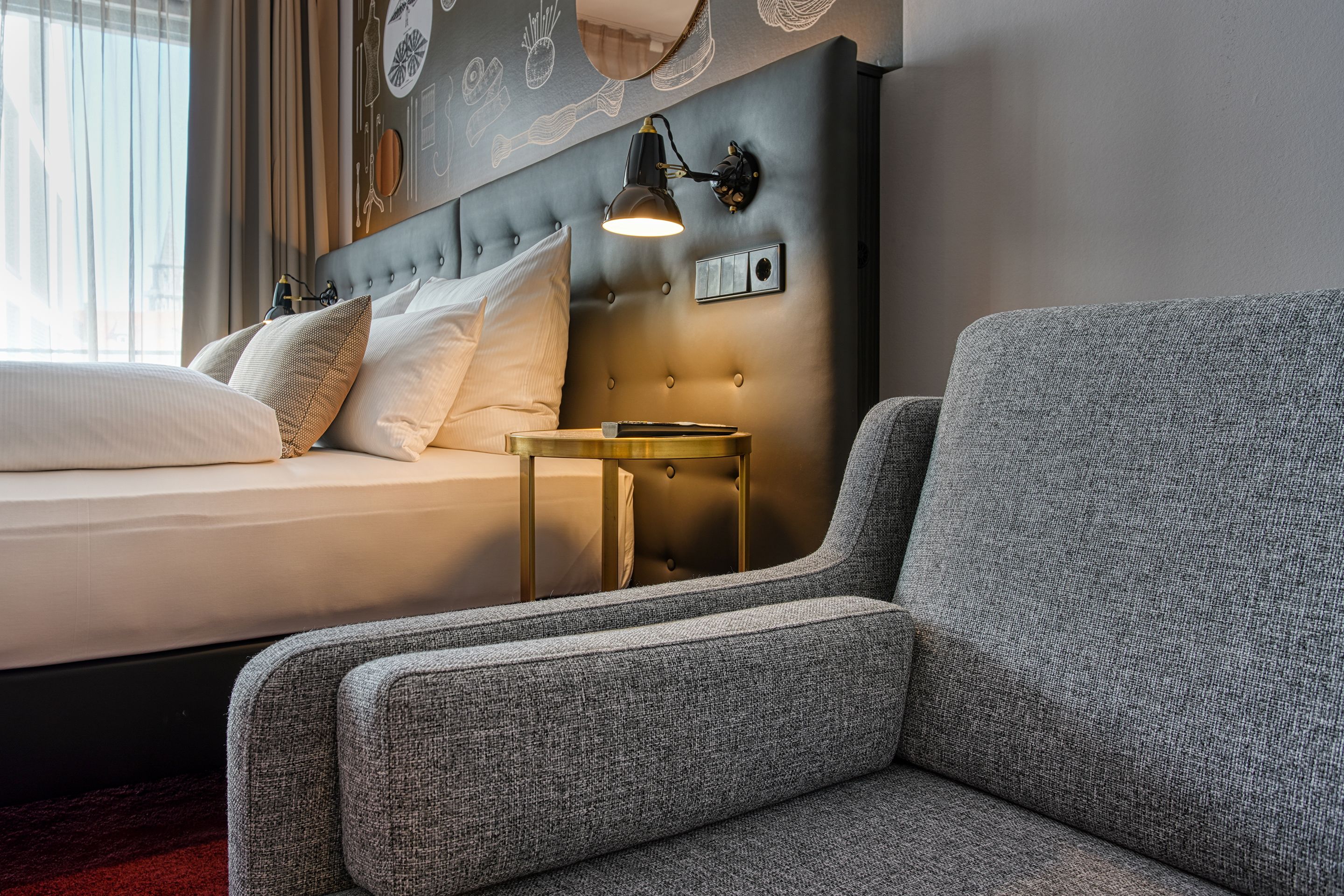 in-room safe, desk, laptop workspace, blackout curtains