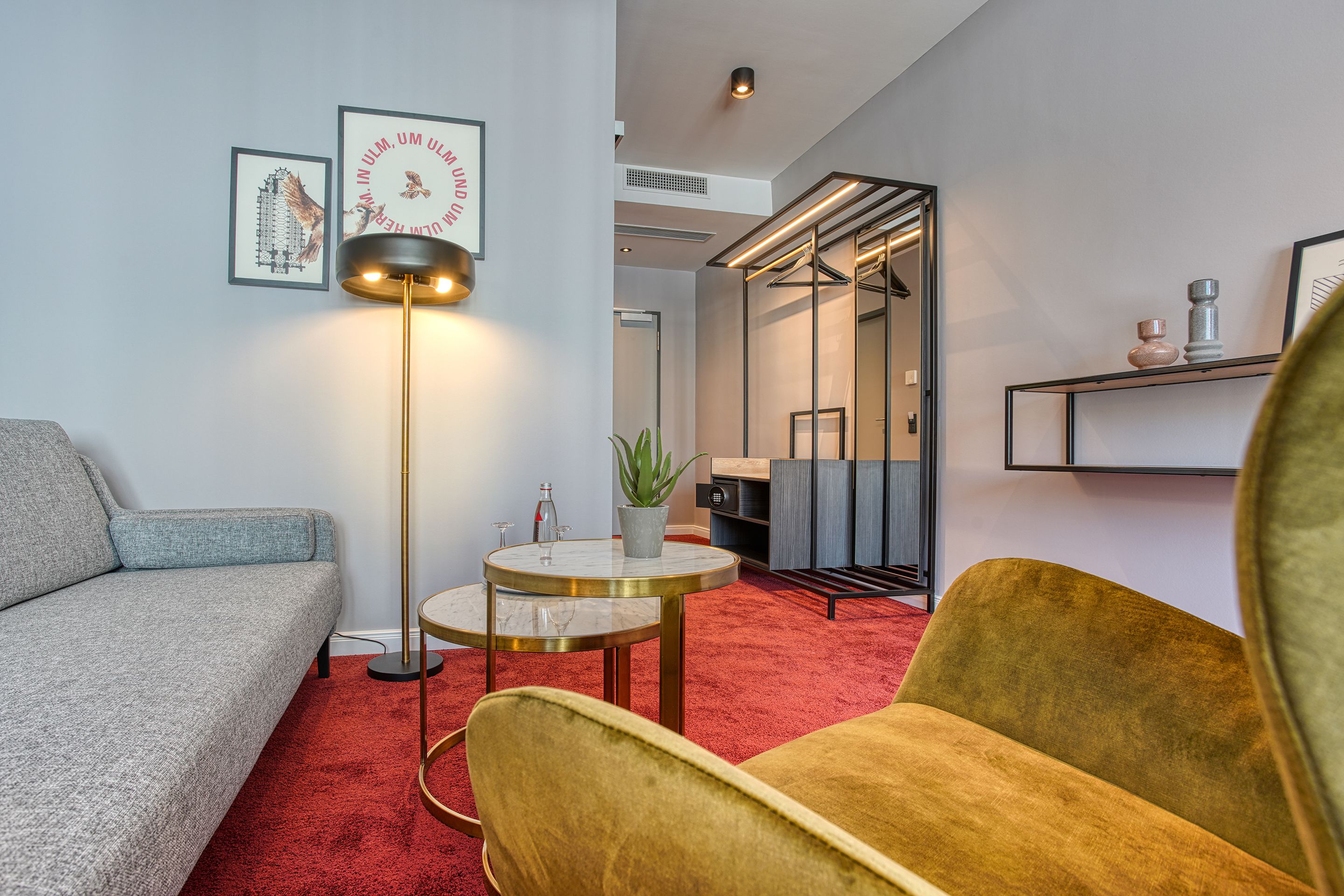 in-room safe, desk, laptop workspace, blackout curtains