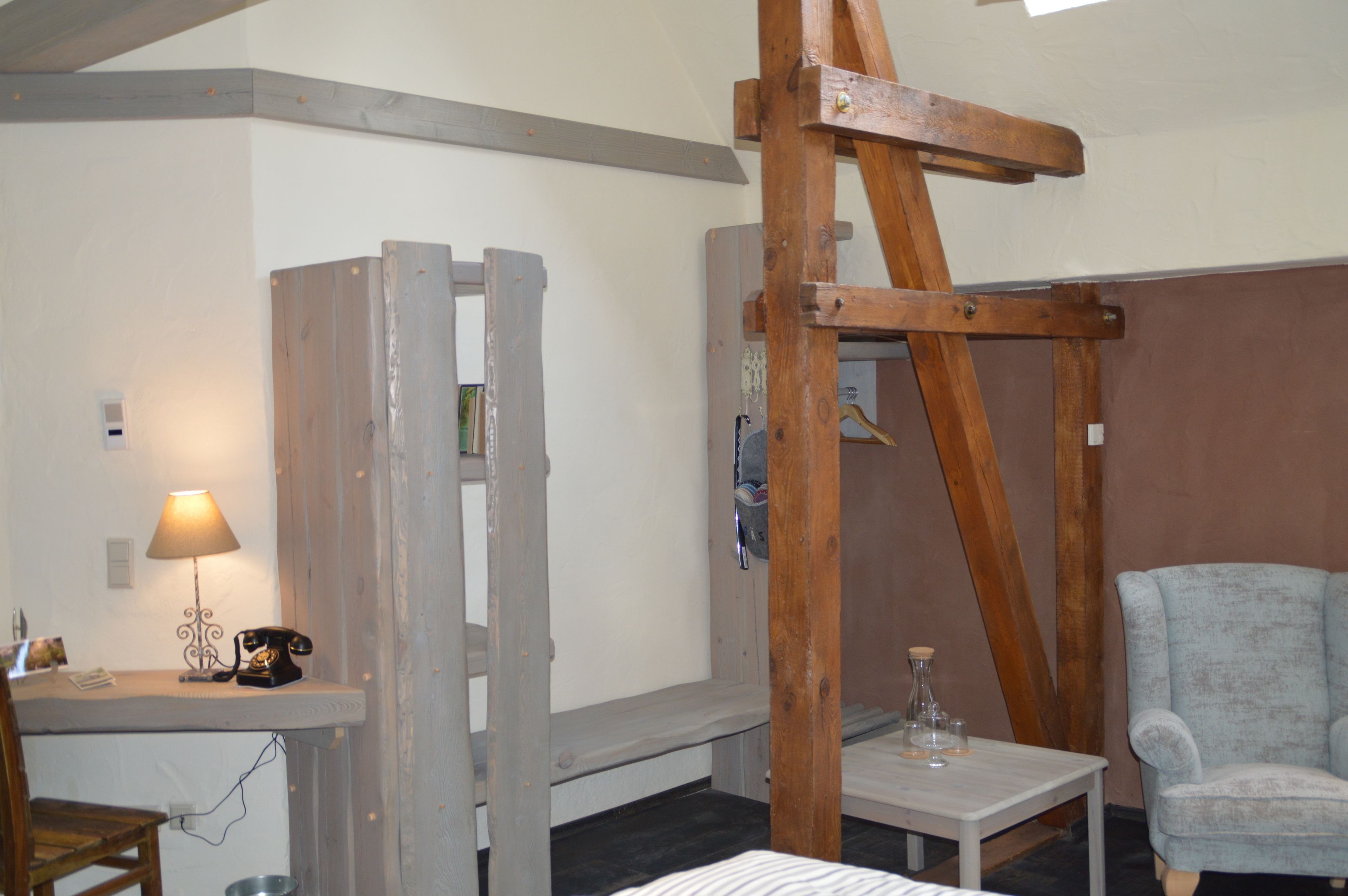 1 bedroom, desk, free wifi, bed sheets