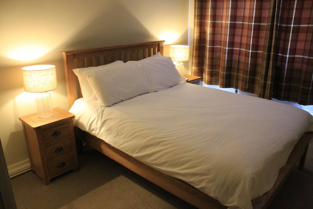 Standard Double Room, Ensuite (Ayton)