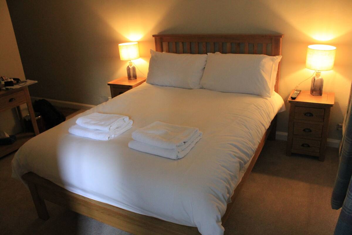 Suite, Ensuite (Yorkshire)